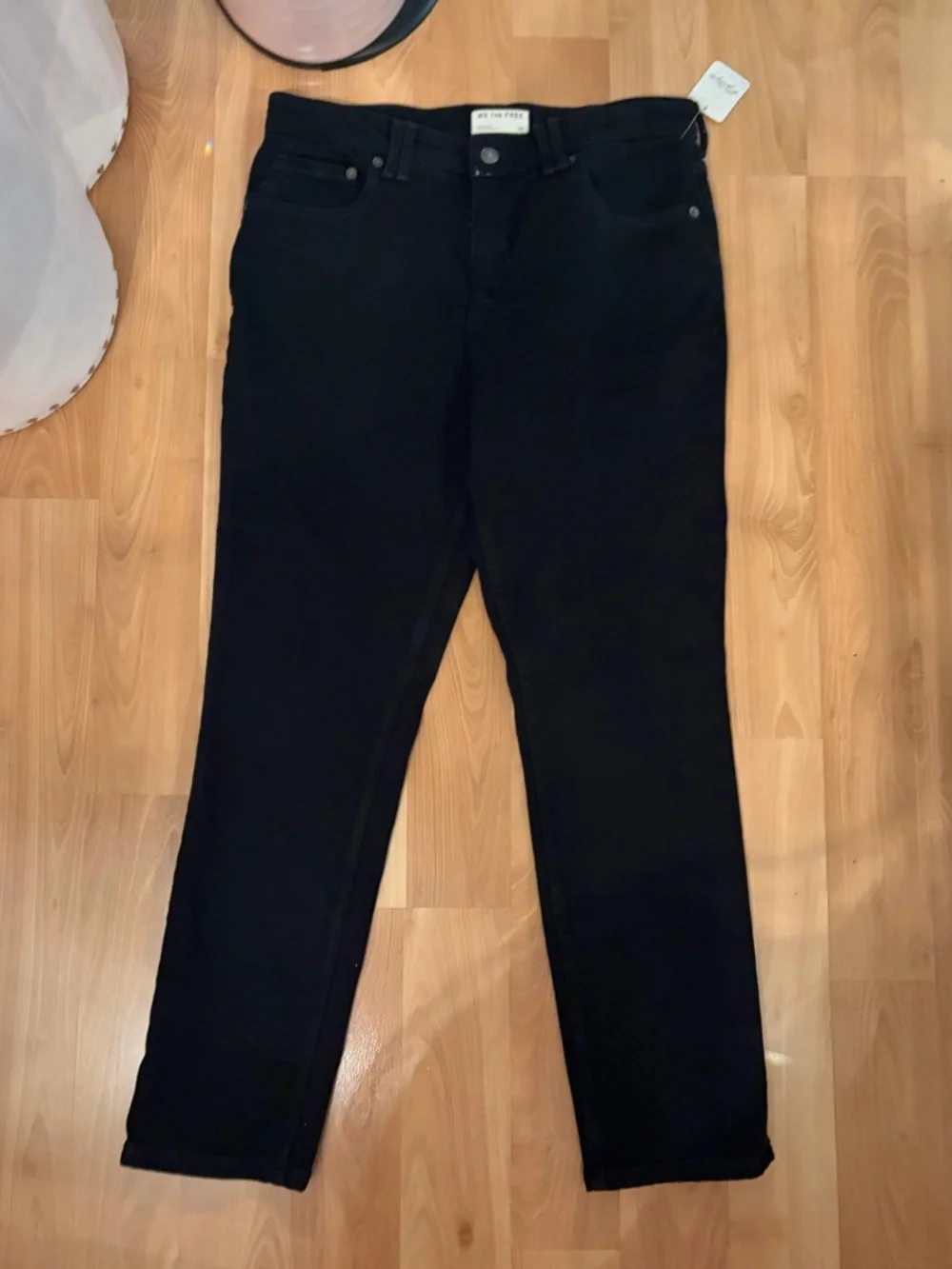 NWT We The Free Oracle Low-Rise Slim Straight Jeans in Jet Black Size 31